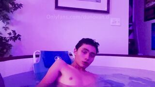 Donovan's Hot tub session - 3 image