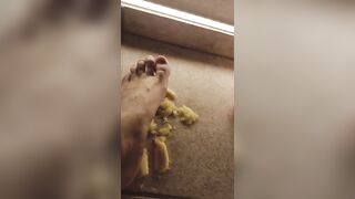 Banana and Feet play - 9 image