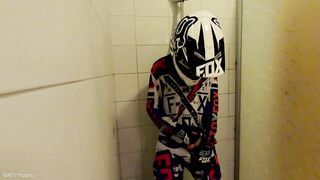 18 years Old boy take a shower in MX gear and jerk off - 12 image