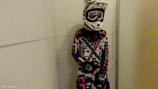 18 years Old boy take a shower in MX gear and jerk off - 9 image