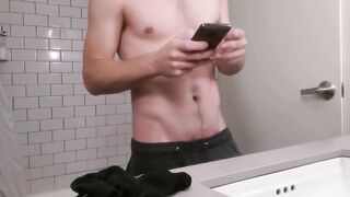 I caught my straight roommate jerking off in our bathroom - 2 image