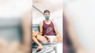 Outdoor cumshot Indian daddy in train - 10 image