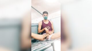 Outdoor cumshot Indian daddy in train - 11 image