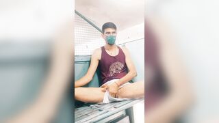 Outdoor cumshot Indian daddy in train - 15 image