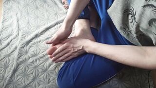 Massages her feet with essential oils and enjoys herself - 3 image