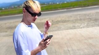Nick Lewis Convinced a Handsome Straight Guy to Give Him a Bliwjob for Funds on a Beach - 5 image