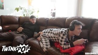 Watch This Slutty Gamer Twink Ryan Bailey Get A Hard Pounding By Young Hot Stud Tony D'Angelo - TWINKPOP - 6 image