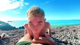 Skinny twinky sucked the big of a stranger jerking off to him on a public beach - 11 image