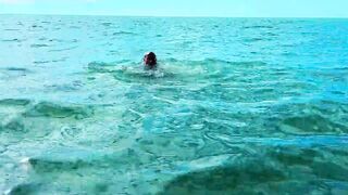 Skinny twinky sucked the big of a stranger jerking off to him on a public beach - 3 image