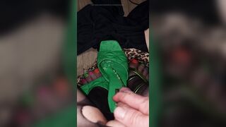 Let me know if my rainbow toes getting some hot pee turns you on - 10 image