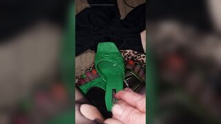 Let me know if my rainbow toes getting some hot pee turns you on - 11 image