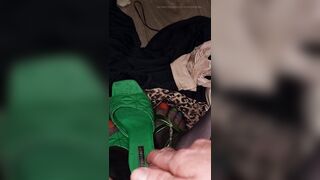 Let me know if my rainbow toes getting some hot pee turns you on