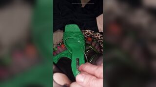 Let me know if my rainbow toes getting some hot pee turns you on - 8 image