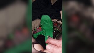 Let me know if my rainbow toes getting some hot pee turns you on