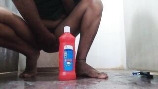 Bathroom mein Hath se hilane lag gay deshi boy - 3 image