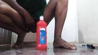 Bathroom mein Hath se hilane lag gay deshi boy - 4 image