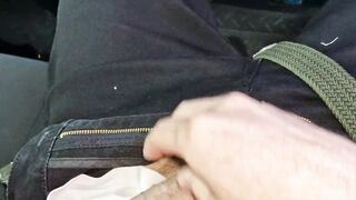 I Was Kicked Out by a Taxi Driver, Shock! I Jerked off the Taxi Driver in the Back of the Car While He Was Driving Me to Work - 5 image