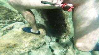 How I scream! Cumming with my selfie stick while snorkeling made me moan screaming like never before - 11 image