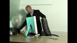 Vin Costes, solo masturbation in the office, to relax after - 1 image