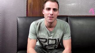 They like 3some screwing in the cafe