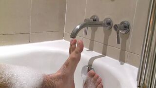 Theo Reid & Dan Broughton, relaxing sex in a hot tub, with - 1 image