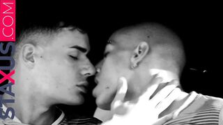 STAXUS :My colleague cannot resist the passion after training. - 5 image