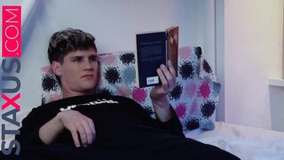 STAXUS :: I discover my friend masturbating and I can't help but help him, it makes me horny as hell. - 4 image