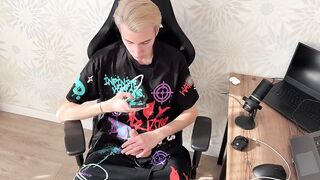 student with a big dick sent a photo of his dick to a cute twink, student fucked a twink's asshole hard - 2 image