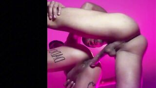 Leaving the little ear of the greedy passive all full of milk without any problem - 9 image