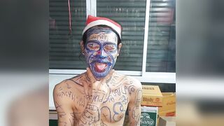 Ordered a Slave to Take off His Clothes and Fly a Kite, Showing off a Pen to Draw Clown Characters.