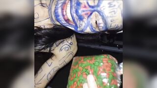 Ordered a Slave to Take off His Clothes and Fly a Kite, Showing off a Pen to Draw Clown Characters.