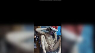 Ordered a Slave to Take off His Clothes and Fly a Kite, Showing off a Pen to Draw Clown Characters.