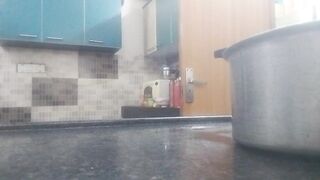 Room Ki Me Bhabhi Hai Jawan