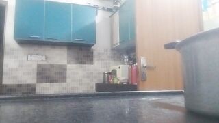 Room Ki Me Bhabhi Hai Jawan