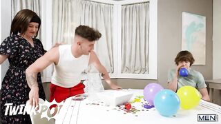 TWINKPOP - Spikey Dee Fucks The Handsome Hunk Trevor Brooks In Missionary Till He Orgasms - 2 image