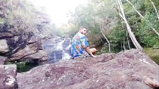 I stroked my dick near the waterfalls in Minas Gerais