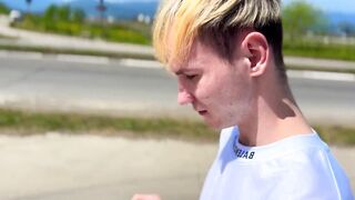 Persuaded a passer-by to give a for money on the beach - 5 image