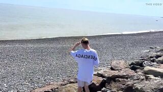 Persuaded a passer-by to give a for money on the beach - 8 image