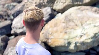 Persuaded a passer-by to give a for money on the beach - 9 image