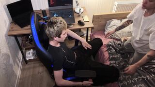 Stepbrother gets a deep throat from his cute stepbro, then fucks tight ass of his stepbro's girlfriend - 4 image