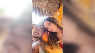 Famous married woman from Recife sleeping with Flamengo player in the bathroom during vacation.