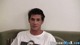 Watch this straight amateur get a messy cumshot after tugging and blowing like a twink!