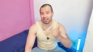 Married bricklayer pounds young twink's tight ass in internet cafe with his massive meat stick - 4 image