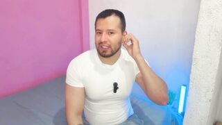 Mexican stud with a well-endowed body penetrates inexperienced Nicaraguan boy in steamy anal sex - 10 image