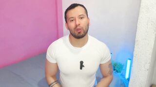 Mexican stud with a well-endowed body penetrates inexperienced Nicaraguan boy in steamy anal sex - 15 image