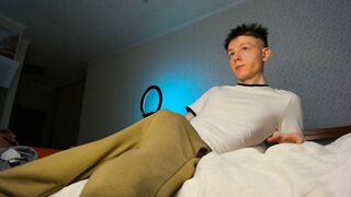 Watch young man Delightfully twinkling while getting his big cock filled with cum - 1 image