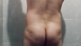 Gordito baila y se masturba en la ducha para mi pt 2 - 2 image