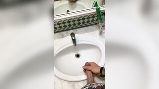 Young guy jerk off in front of the mirror - 5 image