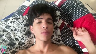WATCH HOW THIS COLOMBIAN GETS ALL THE MILK OUT OF HIS HUGE COCK - 1 image